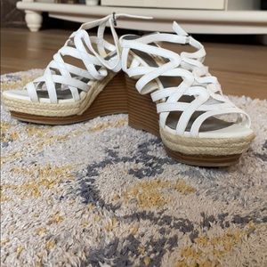 simply Vera - Vera wang white wedges